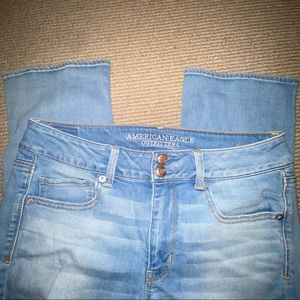 American Eagle artist crop light jeans. Size 12R